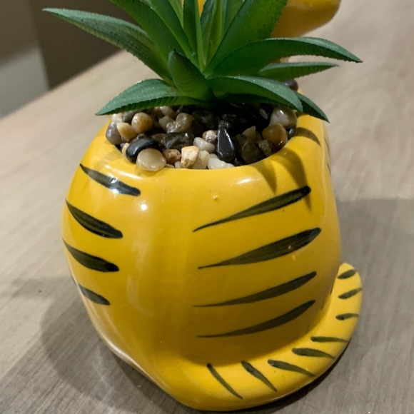 figurine tiger with flower - Picture 3 of 6